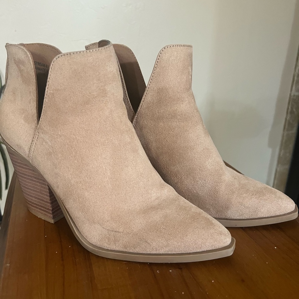 BAMBOO Beige Ankle Booties